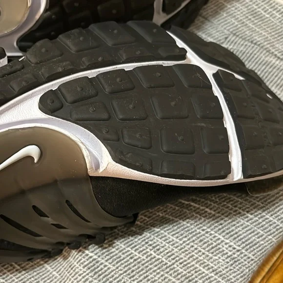 NWOT Nike Air Black and White Shoes size 11